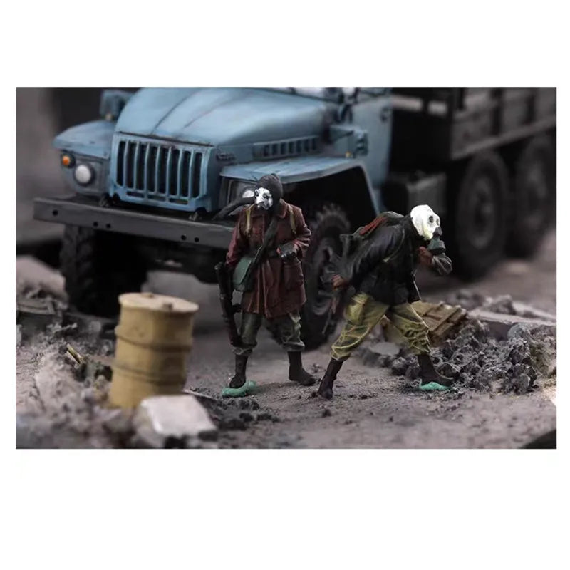 New 1/72 Chernobyl Biochemical 2 Soldiers Miniature Resin Static Doll DIY Hand Drawn Scene Decoration Toy Collectibles