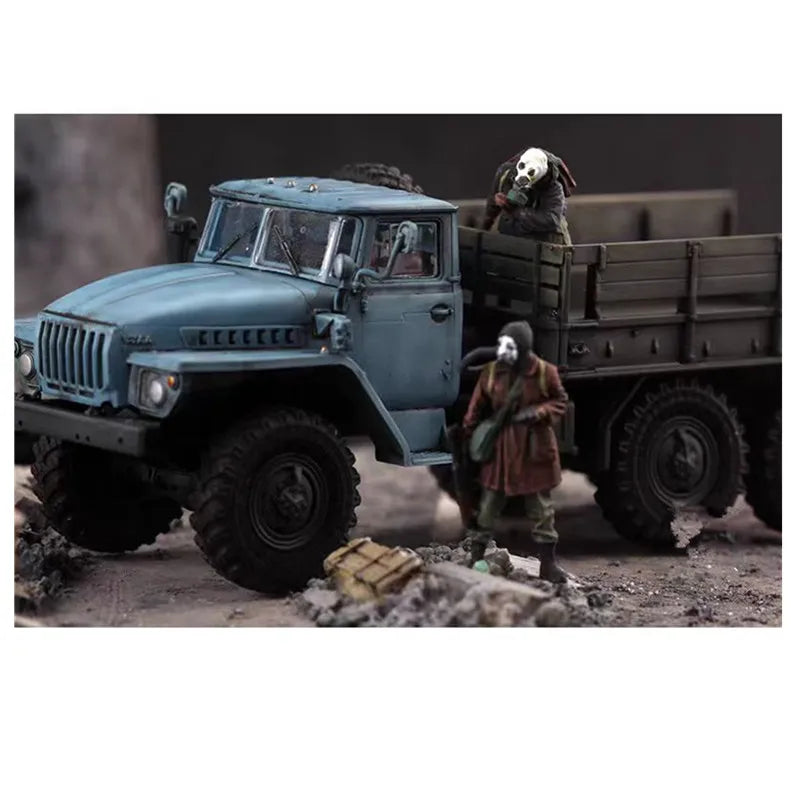 New 1/72 Chernobyl Biochemical 2 Soldiers Miniature Resin Static Doll DIY Hand Drawn Scene Decoration Toy Collectibles