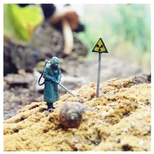 1/64 Scale Chernobyl Doll Resin Static Model DIY Hand Drawn Scene Decoration Toy Handmade Collectibles Birthday Gift